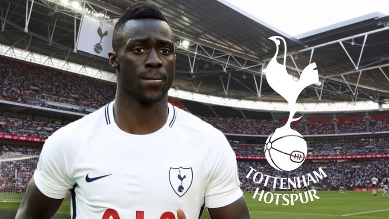 Best Soccer Players in The World Right Now - Messi or Ronaldo? 3 Tottenham Hotspur defender Davinson Sánchez