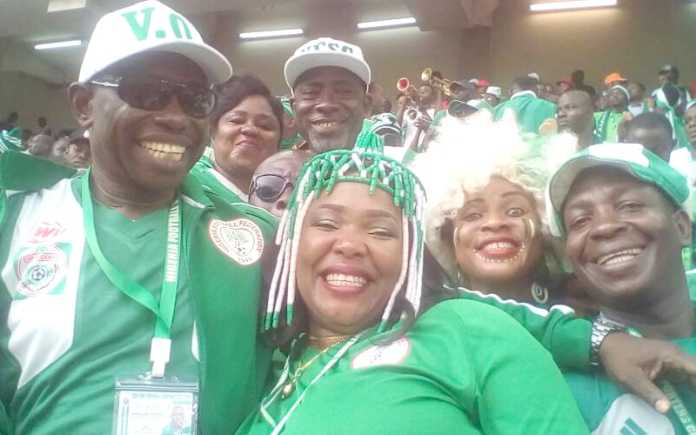 Nigeriaâ€™s supporters club caught fighting at Uyo Airport over traveling arrangement to Tunisia [VIDEO]