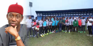 Delta State Governor Ifeanyi Okowa Delivers $50, 000 Pledge To Super Eagles Delta State Governor Ifeanyi Okowa Delivers $50, 000 Pledge To Super Eagles