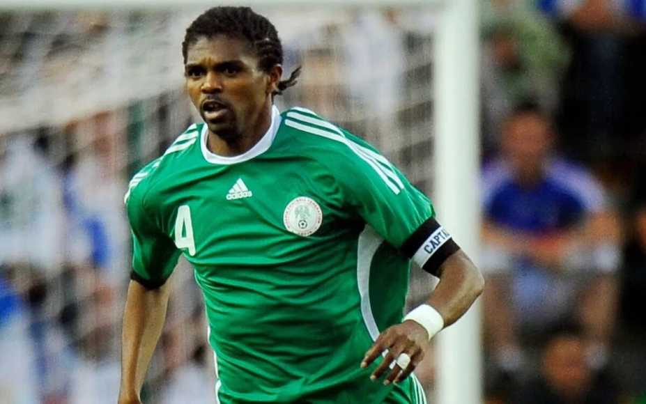 Nwankwo Kanu Reunites With ‘Old Rival’ Ronaldinho [Photo]