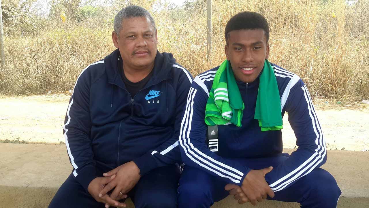 Alex Iwobi’s Father Explodes, Reveals Why Son Left Arsenal