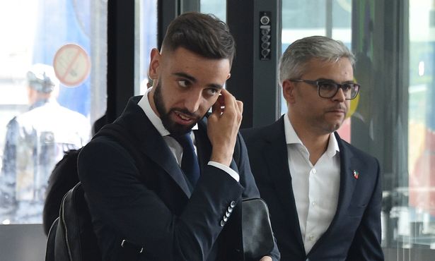 Bruno Fernandes Pictured At Airport For Man Utd Transfer 1 Fernandes Pictured Airport Transfer