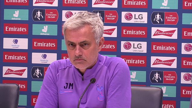 Jose Mourinho Unveils Striking New Hair Cut, Shaves His Head