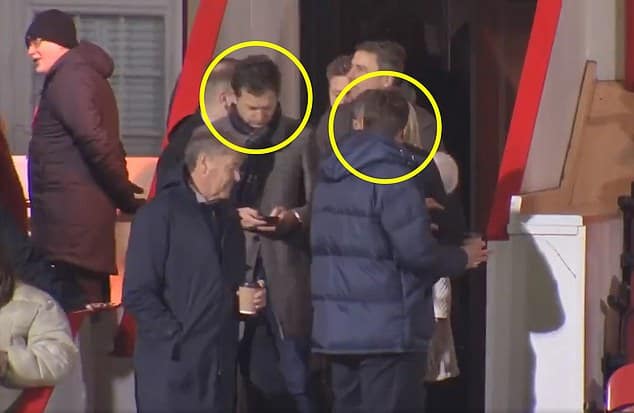 Pochettino Ready For Man Utd Job, Spotted With Ed Woodward PR Advisor (Video) Pochettino Ready For Man Utd Job, Spotted With Ed Woodward PR Advisor (Video)