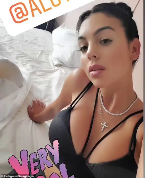 Plunging Sports Bra Shows How Busty Cristiano Ronaldo's Girlfriend Georgina Rodriguez Is 10 Plunging Sports Bra Shows How Busty Cristiano Ronaldos Girlfriend Georgina Rodriguez Is3
