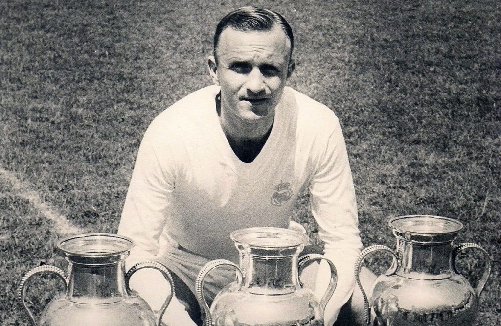 Top 10 Best Real Madrid Defenders Of All Time 5 best real madrid defenders of all time