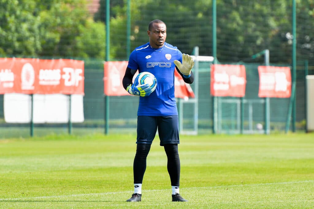 Vincent Enyeama Biography, Net Worth, Wife, Family, House, Cars 1 Icon POY 260719 01 03