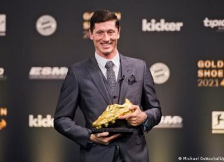Robert Lewandowski Wins European Golden Shoe