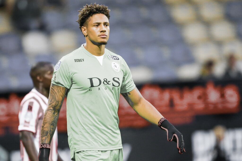 Maduka Okoye Biography, Salary, Net Worth, Wife, Mother, House, Cars 1 Maduka Okoye Rotterdam player