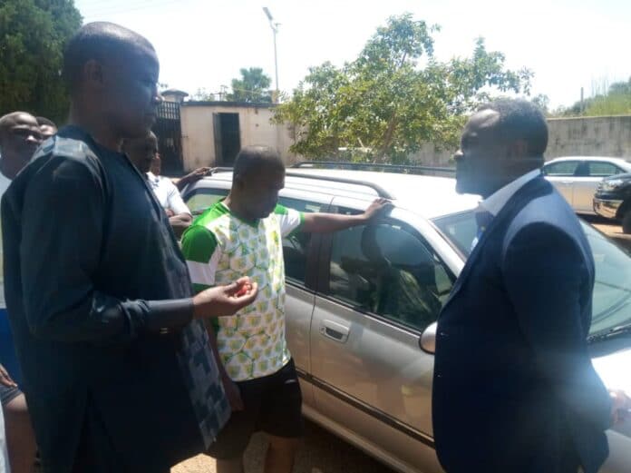 Plateau United Gift Coach Ilichukwu With Official Car Plateau United Gift Coach Ilichukwu With Official Car
