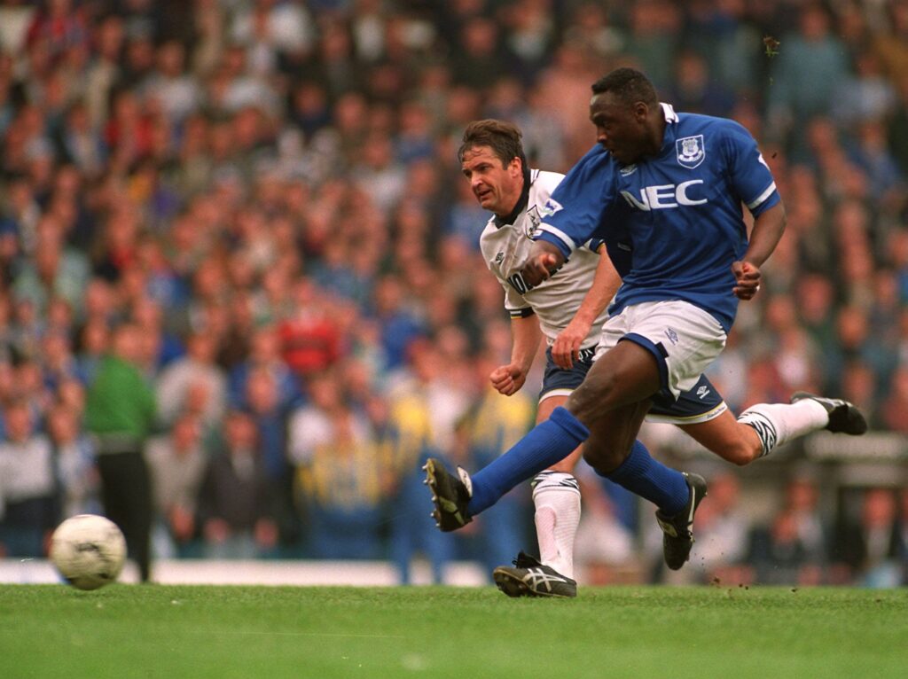 daniel amokachi everton