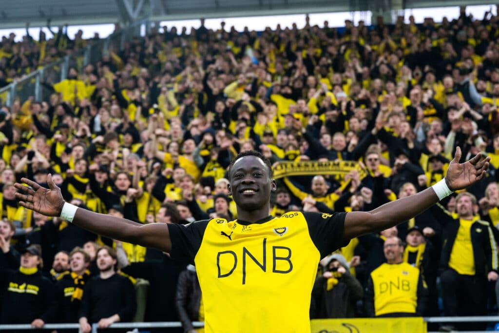 Akor Adams celebrates with Lillestrøm SK fans