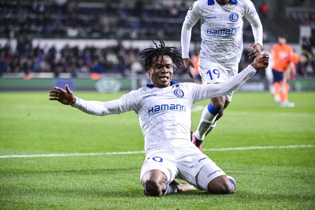 Gift Orban biography - Parents, origin, stats 4 Gift Orban with the knee-slide celebration