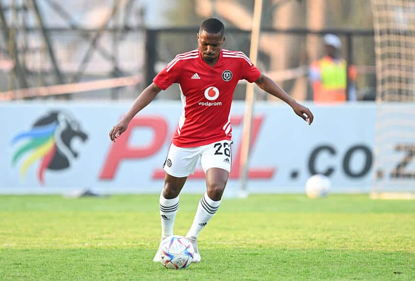 Bandile Shandu - Salary, pictures, girlfriend 1 Bandile Shandu warming up for Orlando Pirates