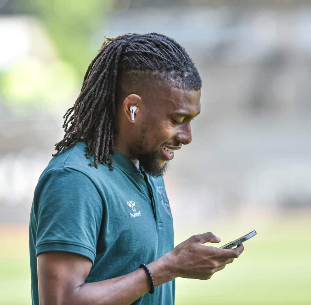 Super Eagles' BFFs - Okocha, Osimhen's best friends in football 4 Super Eagles winger Alex Iwobi finds something funny