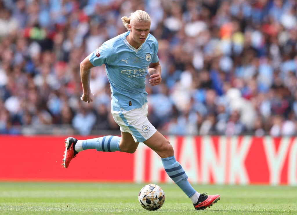 Who is the fastest player in the Premier League? 2 Erling Haaland is Man City's second fastest player in the Premier League