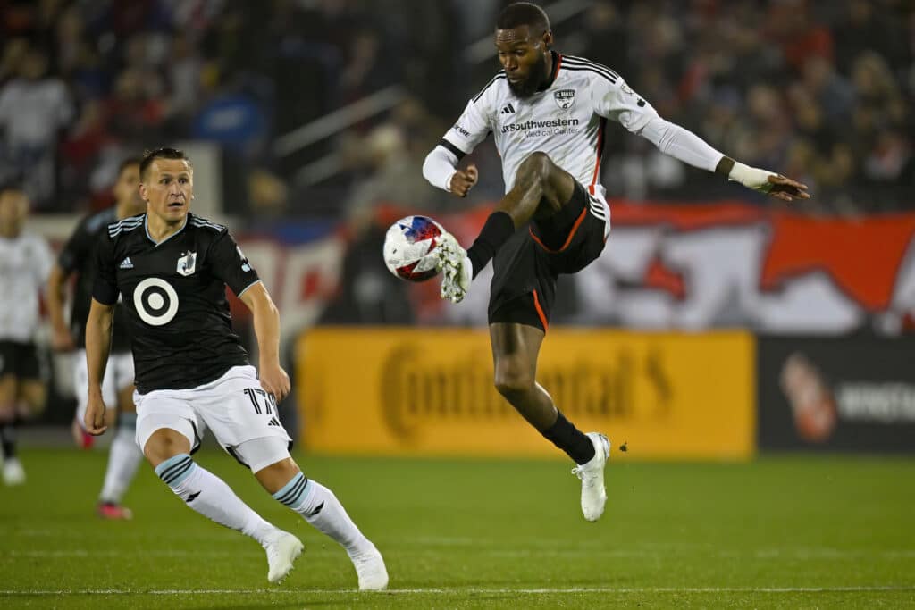 Meet Warri-born Sebastien Ibeagha - Messi's next opponent 1 Sebastien Ibeagha in action