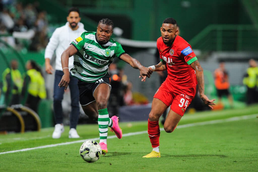 Abdul Fatawu Issahaku - Salary, net worth, girlfriend 1 Abdul Fatawu Issahaku in action for Sporting CP