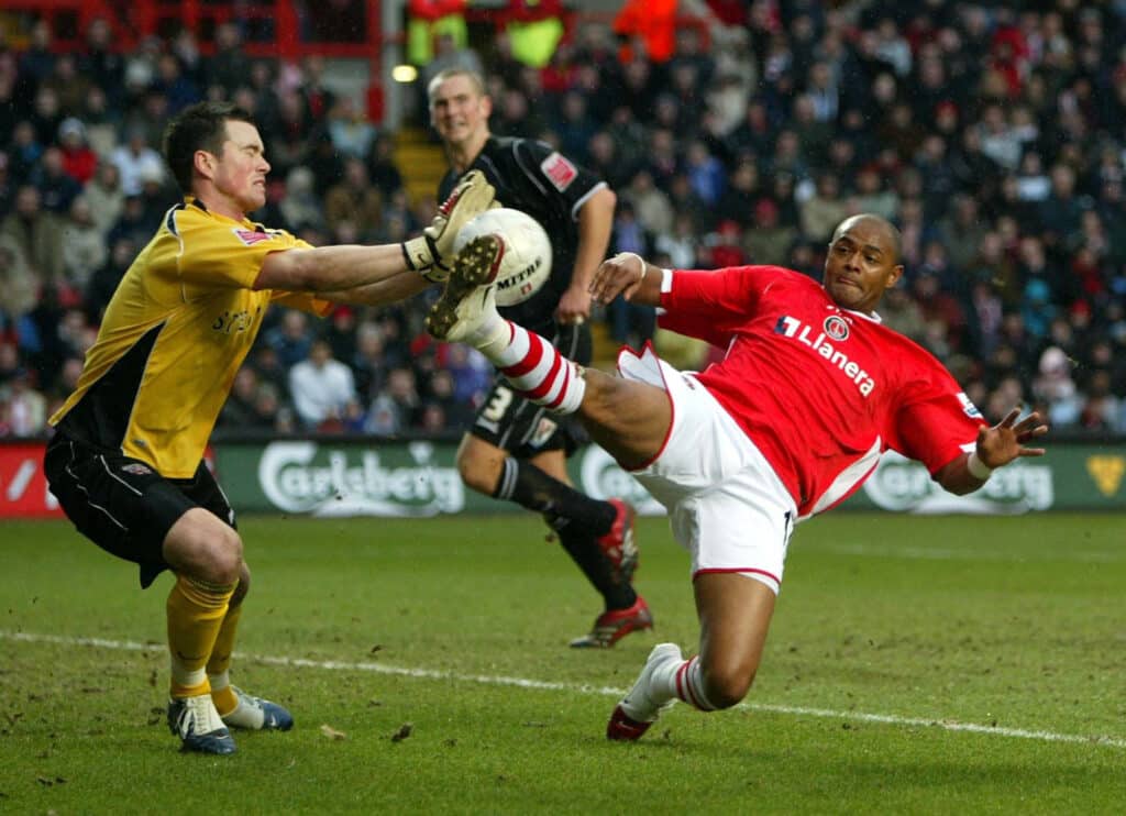 Shaun BARLETT in action for Charlton Athletic 