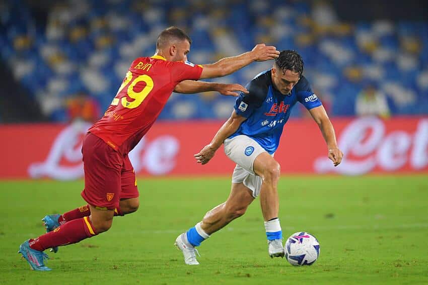 Zielinski in action during Lecce vs Napoli Serie A game