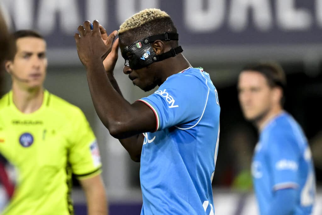 Nigerians canât hold their anger as Osimhen faces racism at Napoli 1 Victor Osimhen of SSC Napoli looks dejected after failing a penalty kick