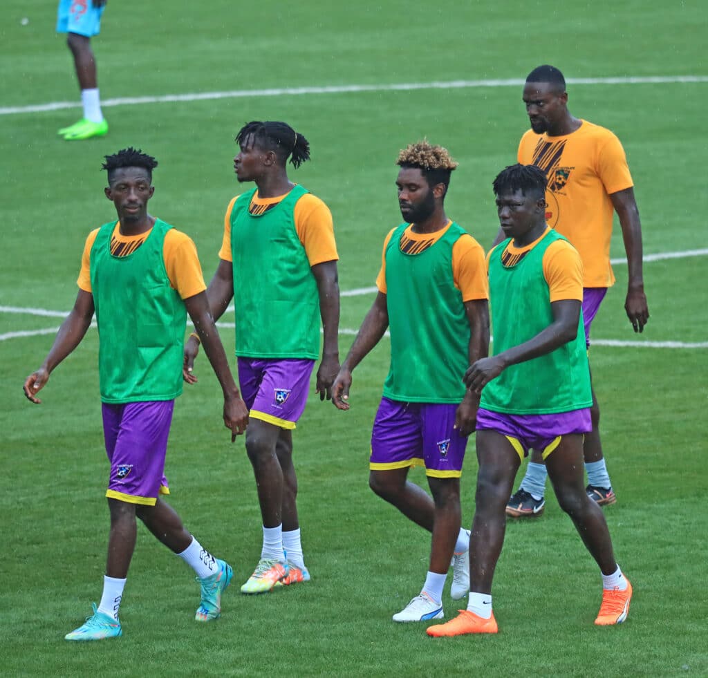 Bechem United vs Medeama warming up