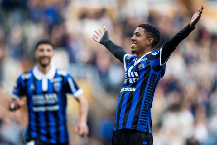 Kaizer Chiefs plot PSL return for IK Sirius forward Tashreeq Matthews