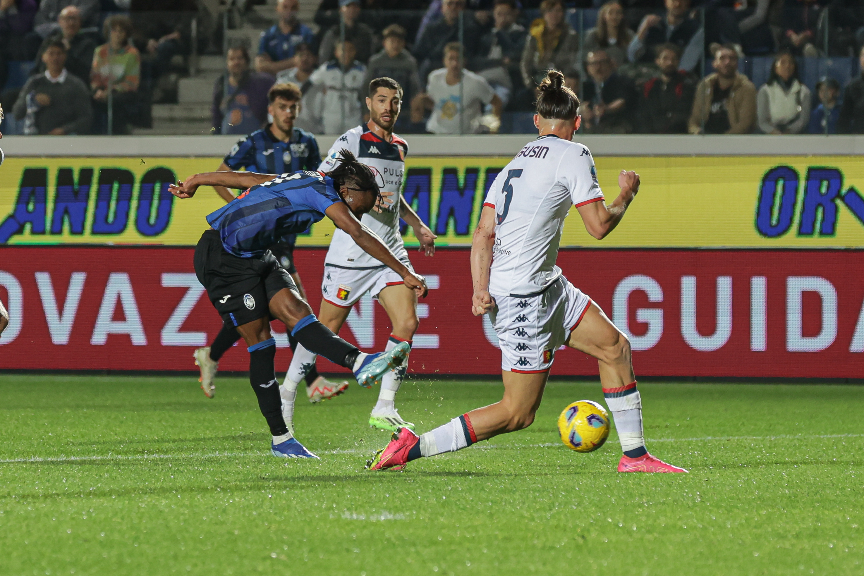 Ademola Lookman scores as Atalanta record 2-0 win over Genoa