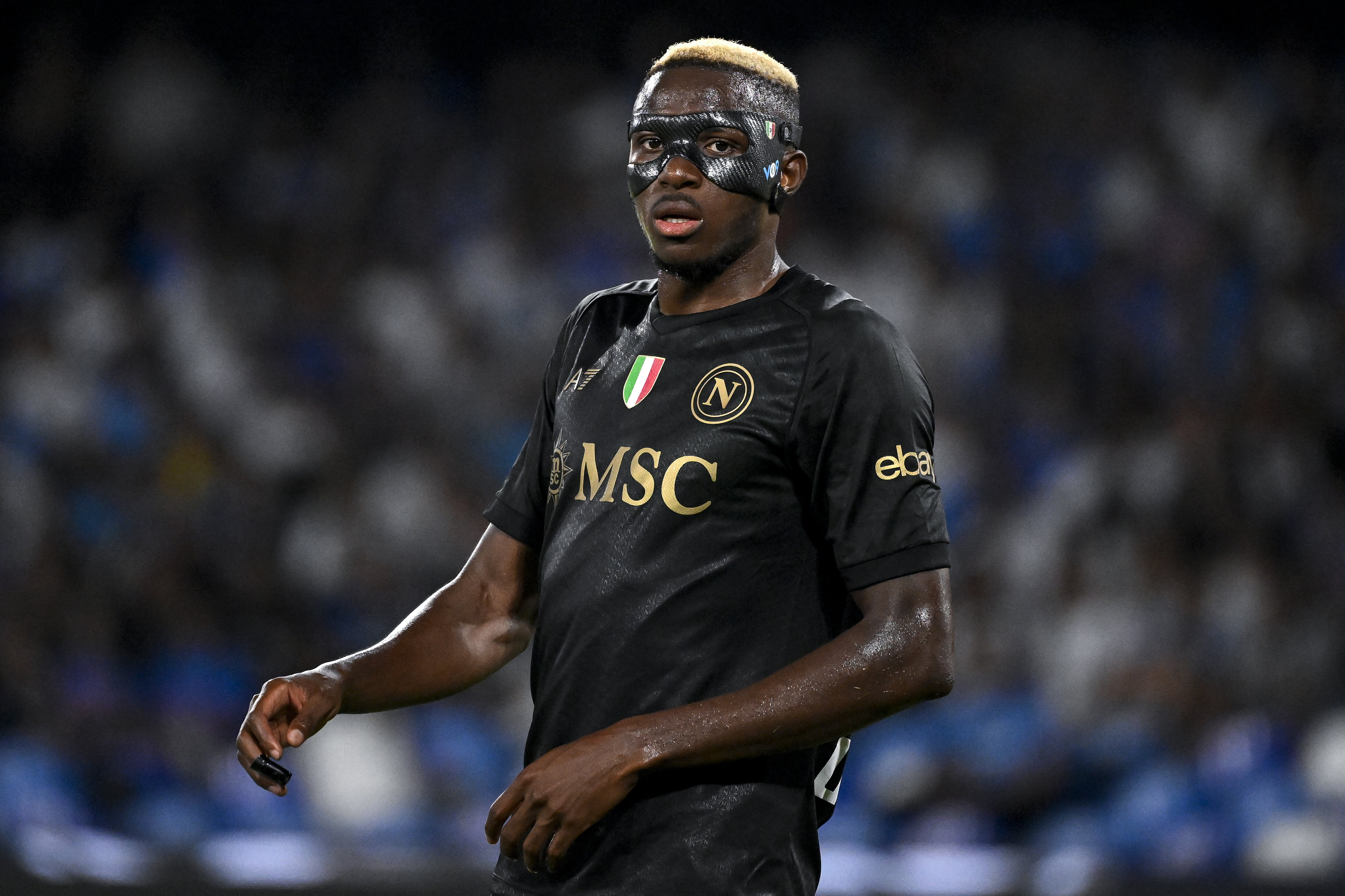 Edinson Cavani’s former agent aims dig at Osimhen: He is still…
