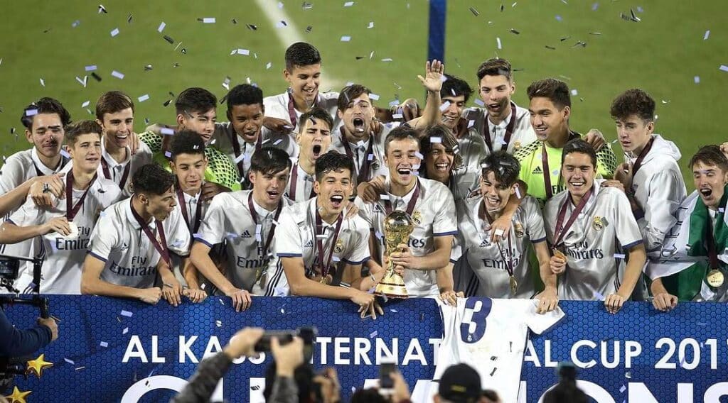 Meet the only Nigerian who played for Real Madrid 3 Lifting a trophy